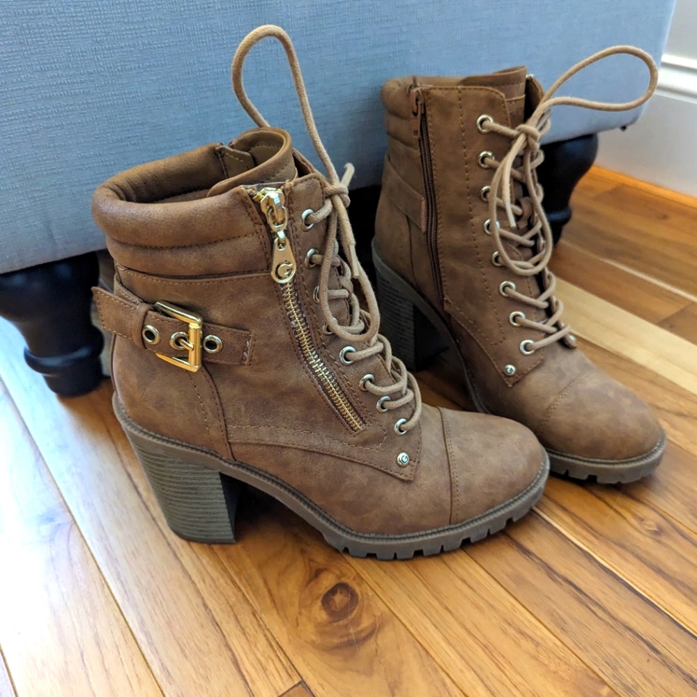 G By Guess Jaydyn Combat Boot Size 7.5 - image 1